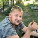 Jevgeni, 44