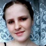 Julia, 22